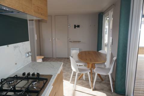 Séjour du mobil home neuf 2022 2 chambres O'Hara 844