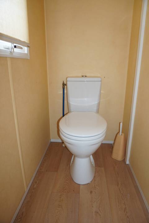 WC du mobil home occasion 2 chambres IRM Super Titania Confort 2004