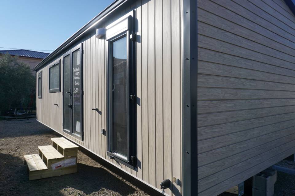 Façade avant du mobil home neuf 2 chambres TRIGANO Evo 35 2022