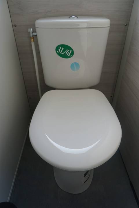 Toilette salle d'eau indépendante du mobil home neuf 2 chambres TRIGANO Evo 35 2022