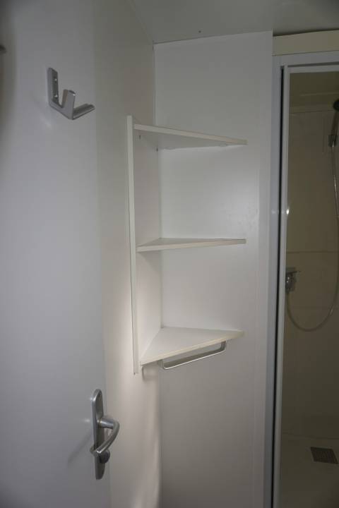rangement douche du mobil home d’occasion 2ch irm riviera suite 2016