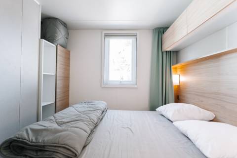 Chambre parentale du moibil home d'occasion en camping 4 étoiles : O'HARA 884 2018 3 chambres
