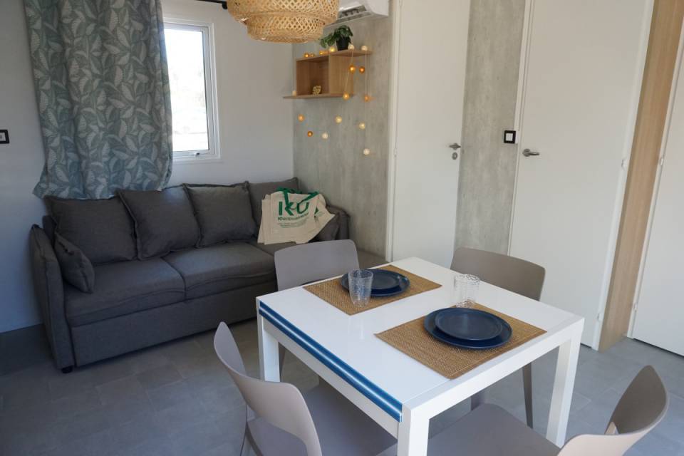 Pièce à vivre du mobil home neuf sur parcelle : LOUISIANE Savanah 2021 2 chambres