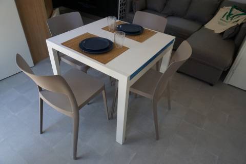 Table à manger du mobil home neuf sur parcelle : LOUISIANE Savanah 2021 2 chambres