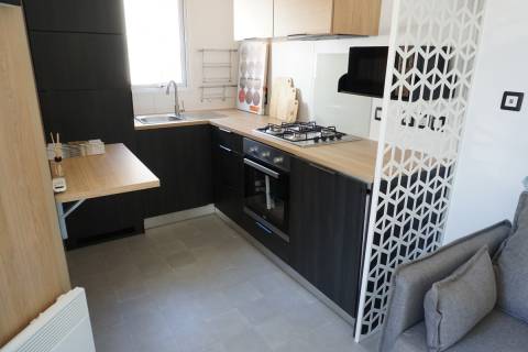 Cuisine du mobil home neuf sur parcelle : LOUISIANE Savanah 2021 2 chambres