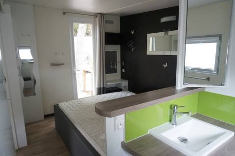 Chambre parentale du mobil home d'occasion Louisiane Taos F6 2012