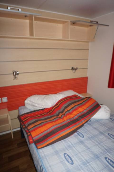 Chambre parentale du mobil home d'occasion IRM Super Octalia 3 chambres