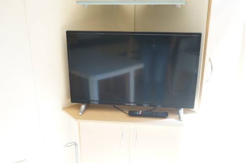 Télévision écran plat du mobil home d'occasion IRM Pluton 1999