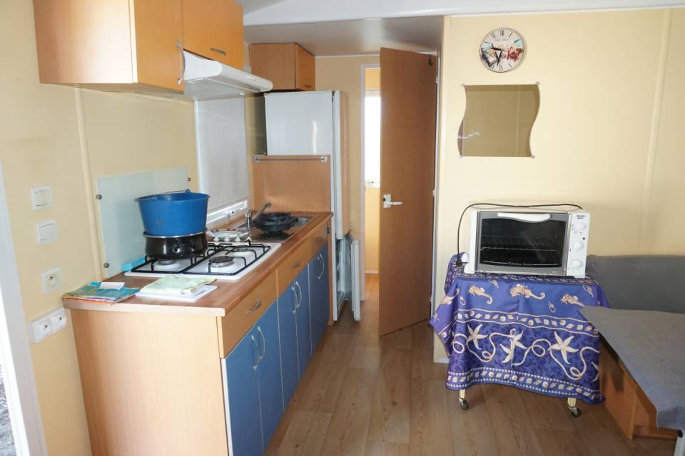 Cuisine du mobil home d'occasion 2 chambres IRM Super Mercure