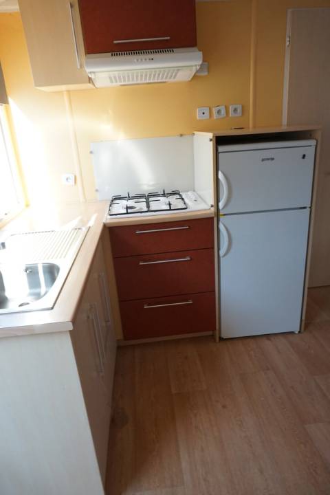 Coin cuisine du mobil home d'occasion 2 chambres IRM Super Venus 2005
