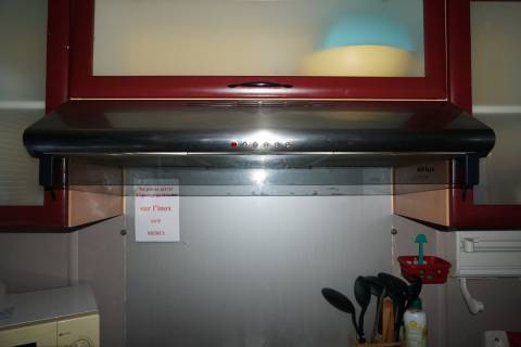Hotte aspirante du mobil home d'occasion 2 chambres IRM Emeraude 2004
