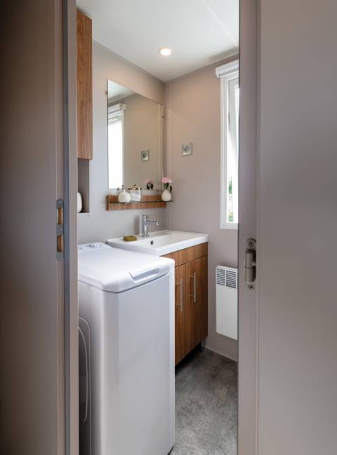 Salle d'eau du mobil home neuf 3 chambres IRM Pivoine
