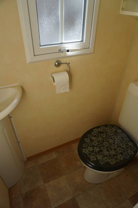 WC du mobil home panoramique occasion 2 chambres IRM Saphir 2002