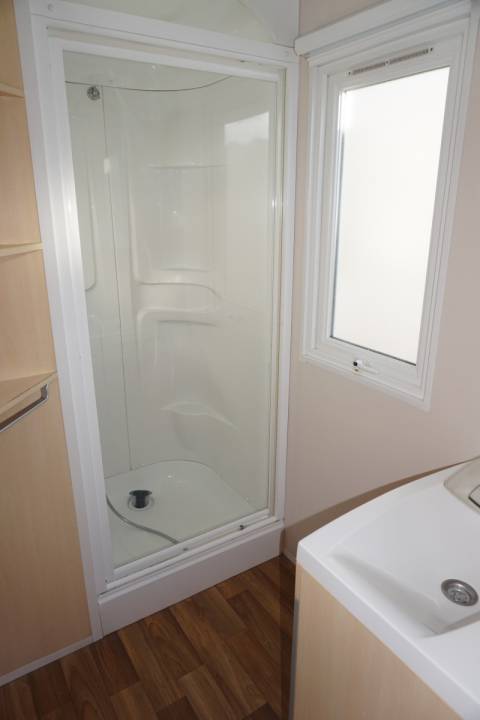 Salle d'eau du mobil home occasion 3 chambres IRM Super Titania 2008