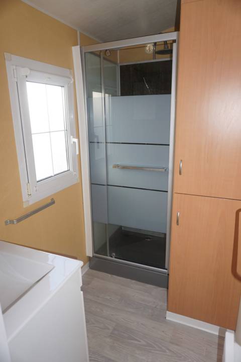 Salle d'eau du mobil home 3 chambres occasion - Watipi Kentucky 2004