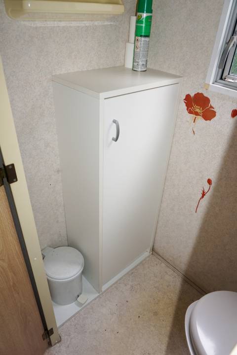 Toilette du mobil home BK BLUEBIRD Conquest 2003 - 3 chambres