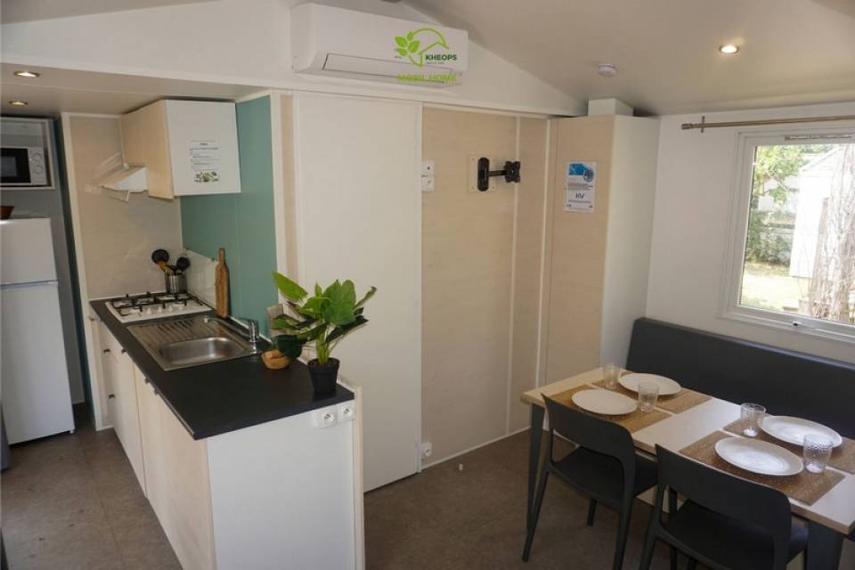 Cuisine du mobil home occasion IRM Super Mercure Riviera de 2020 2 chambres en camping