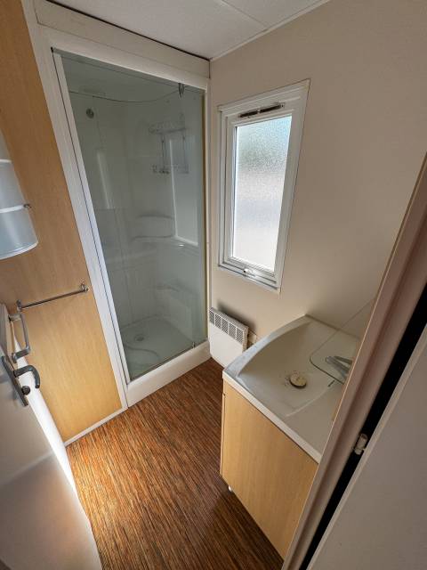 Salle d'eau du mobil home occasion IRM Casita 2009 3 chambres