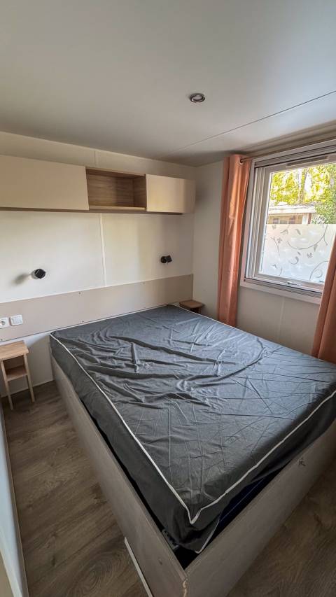 Chambre parentale du mobil home occasion IRM Eleganzia 2020