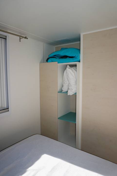 Chambre parentale du mobil home occasion IRM Super Titania 2019 3 chambres