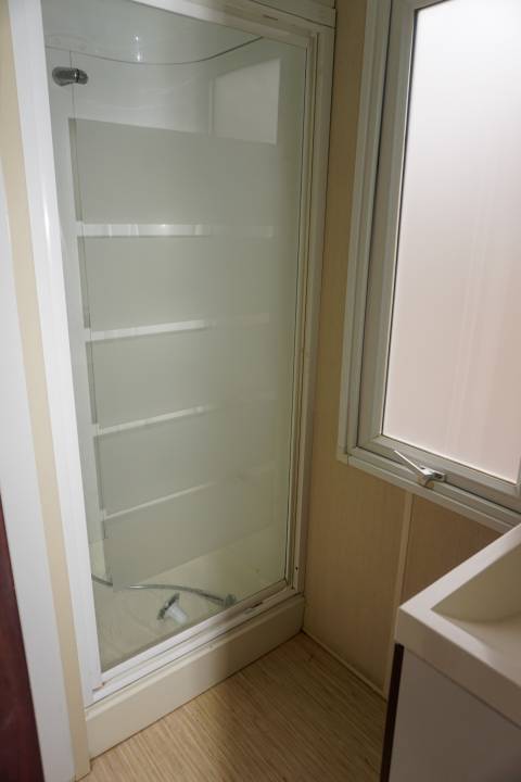 Salle de bain du mobil home d'occasion 2 chambres O'HARA 784 T 2007