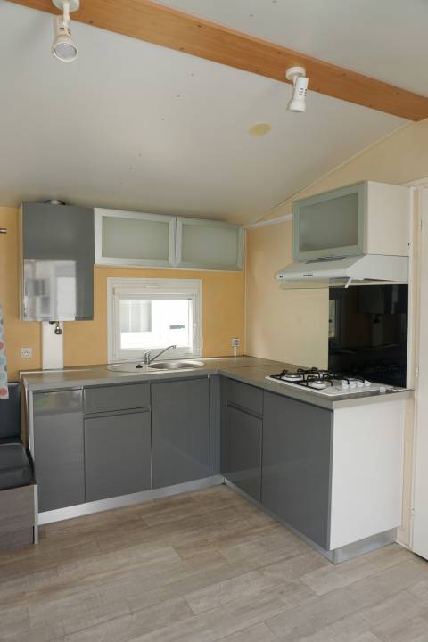 cuisine du mobil home occasion 2 chambres LOUISIANE Flores 2003