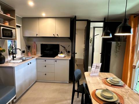 Cuisine du mobil home neuf IRM Super Cordelia 2024