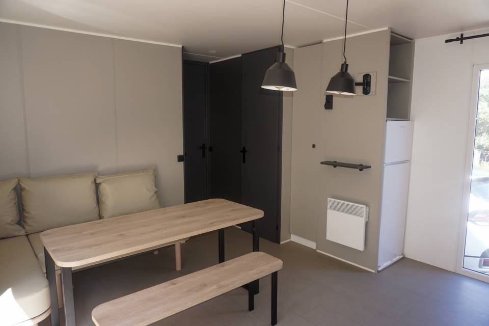 Salle à manger du mobil home neuf IRM Agora 3 2024