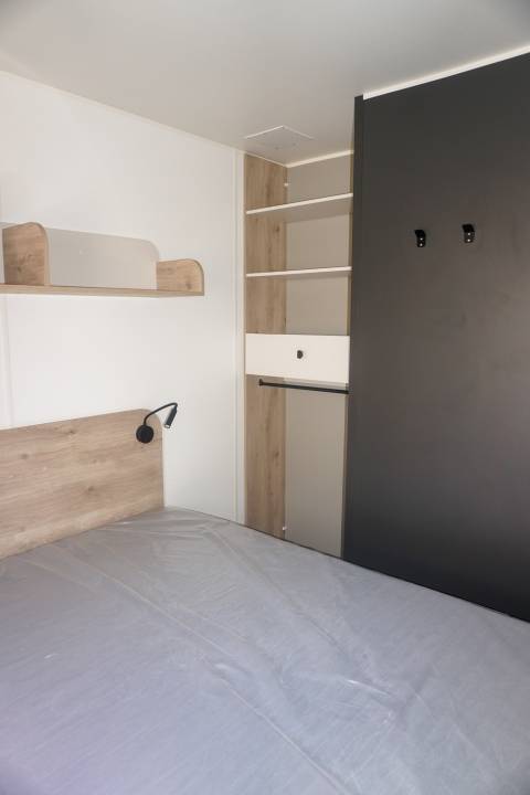 Chambre parentale du mobil home neuf IRM Agora 3 2024