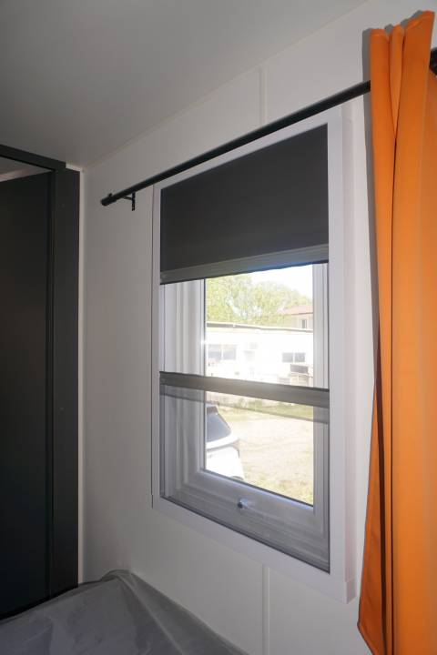 Combistore occultant moustiquaire du mobil home neuf IRM Agora 3 2024